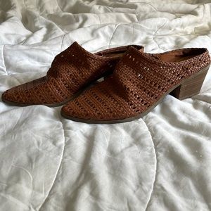 Universal Thread Woven Mules